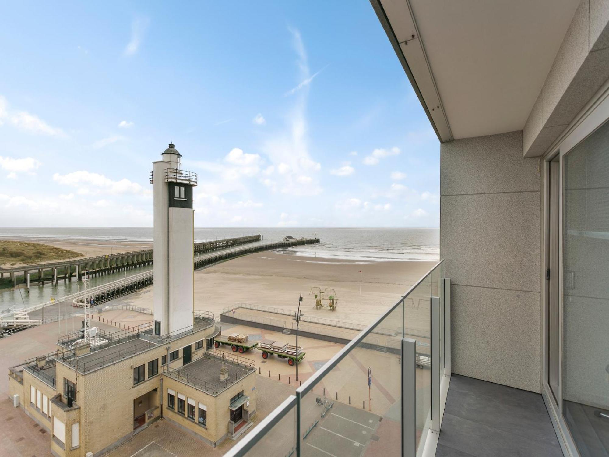 Royal Phare In *